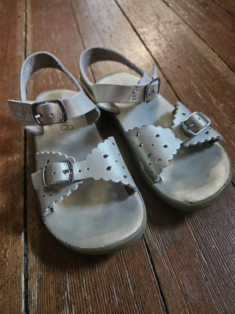 FootMates Ariel Scalloped Buckle Kids Sandals